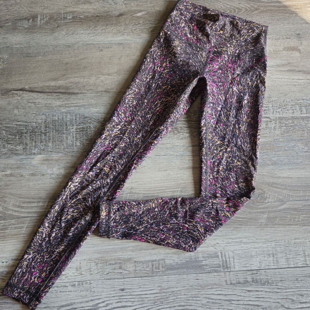 (4) Lululemon Wunder Train High-Rise Tight 28"
